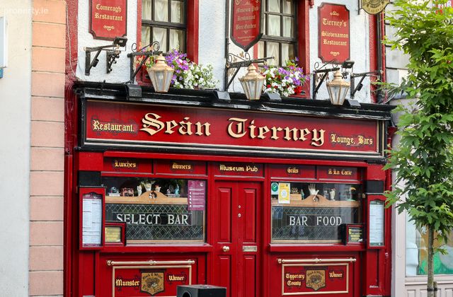 Sean Tierney's Bar And Restaurant, 13 O' Connell Street, Clonmel, Co. Tipperary - Click to view photos