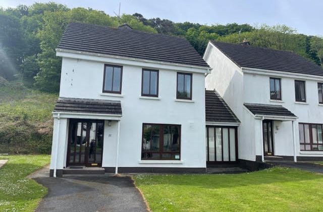 11 Pine Cove, Dunmore East, Co. Waterford - Click to view photos