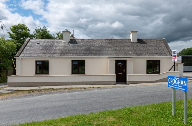 Aghamore, Croghan, Rhode, Co. Offaly - Click to view photos
