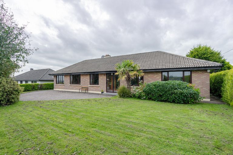 Rose Lawn, Crushiree, Glanmire, Co. Cork - Click to view photos