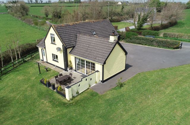 Rose Cottage, Railstown, Cashel, Co. Tipperary - Click to view photos
