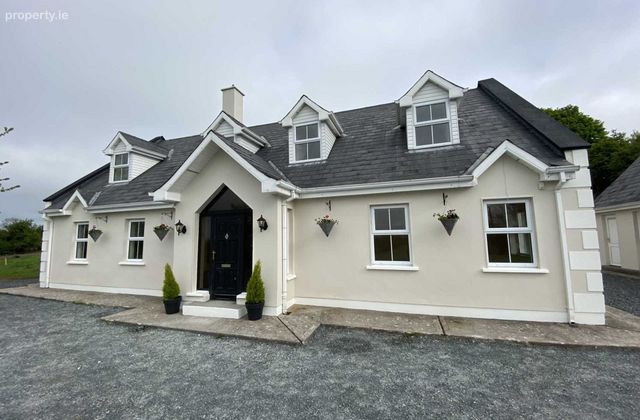 Sentry House, Knockroe, Lough Gur, Kilmallock, Co. Limerick - Click to view photos