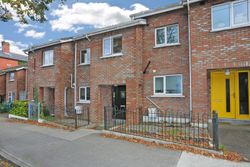6 Sarsfield Court,Lord Edward Street,Limerick, Limerick City Centre, Co. Limerick - Townhouse house