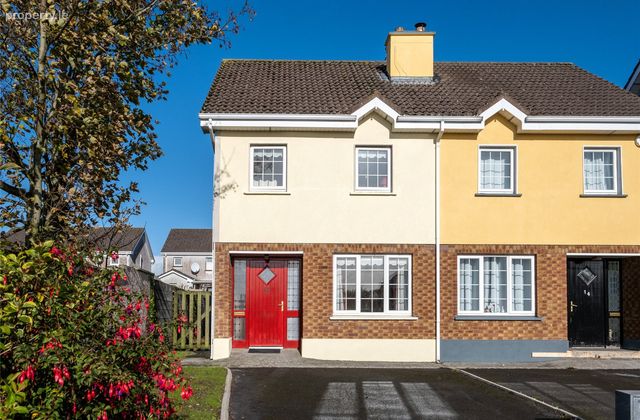 13 Carraig Geal, Loughrea, Co. Galway - Click to view photos