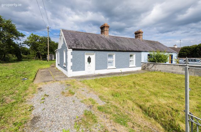 Sarsfieldstown, Julianstown, Co. Meath - Click to view photos