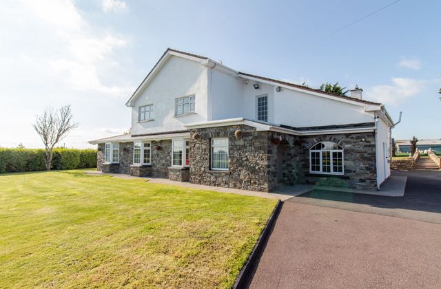 Shanlyre House, Tinegeragh, Watergrasshill, Co. Cork - Click to view photos