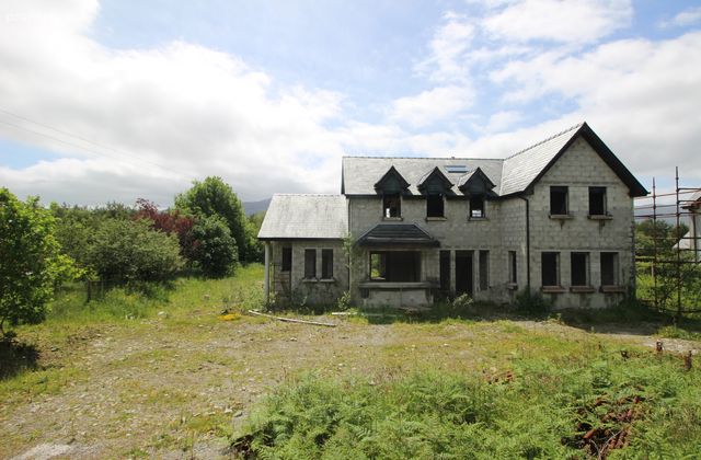 Brewsterfield, Killarney, Co. Kerry - Click to view photos