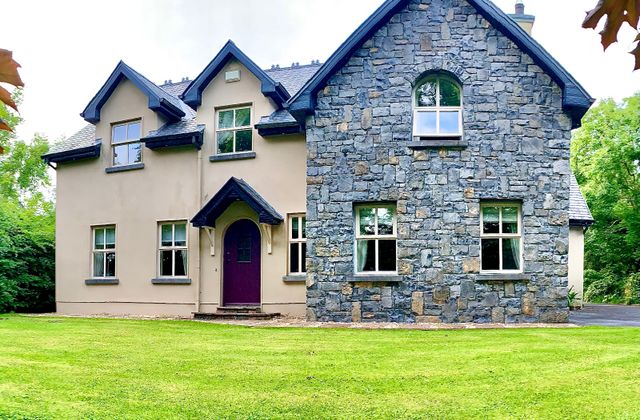 Crinnage, Craughwell, Co. Galway - Click to view photos