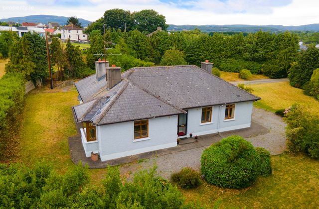 Karuna, Old Village, Rathnew, Co. Wicklow - Click to view photos