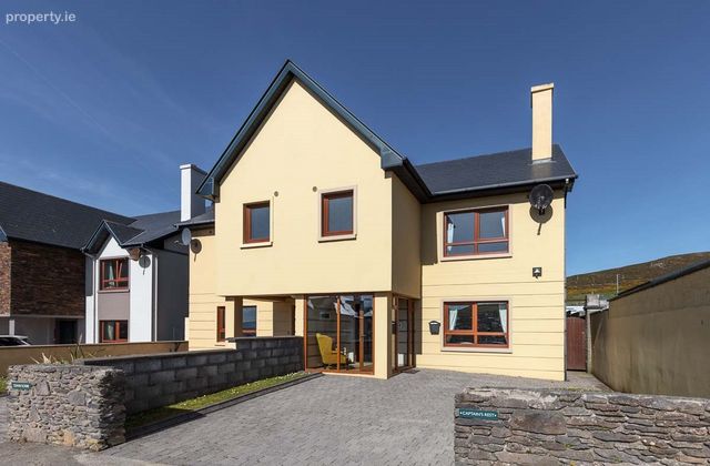 37 Cnoc An Cairn, Chapel Lane, Dingle, Co. Kerry - Click to view photos