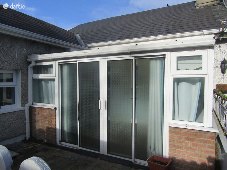 2 Lansdowne Terrace, Lansdowne Valley, Drimnagh, Dublin 12 - Click to view photos