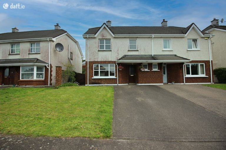 18 The Glenties, Macroom, Co. Cork - Click to view photos