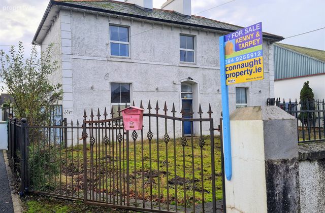 Ballagh Street, Charlestown, Co. Mayo - Click to view photos