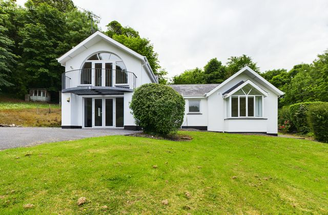 Robin Hill, Ballyglan, Woodstown, Co. Waterford - Click to view photos