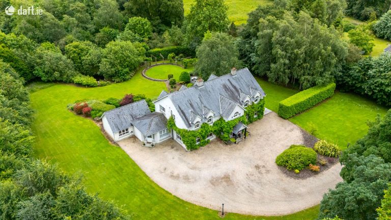"Kylton Lodge", Gilltown, Kilcullen, Co. Kildare - Click to view photos