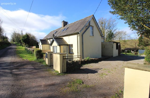 Lower Hilltown, Carrigaline, Co. Cork - Click to view photos