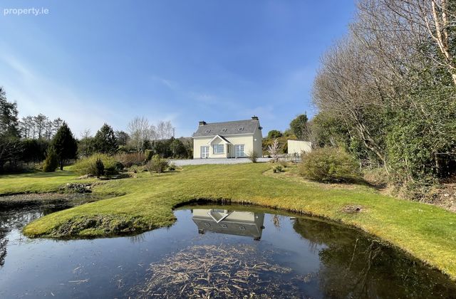 Cappanacush East, Kenmare, Co. Kerry - Click to view photos