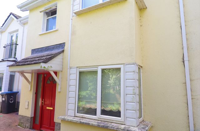 9 Dolmen Mews, Kilkenny Road, Carlow Town, Co. Carlow - Click to view photos