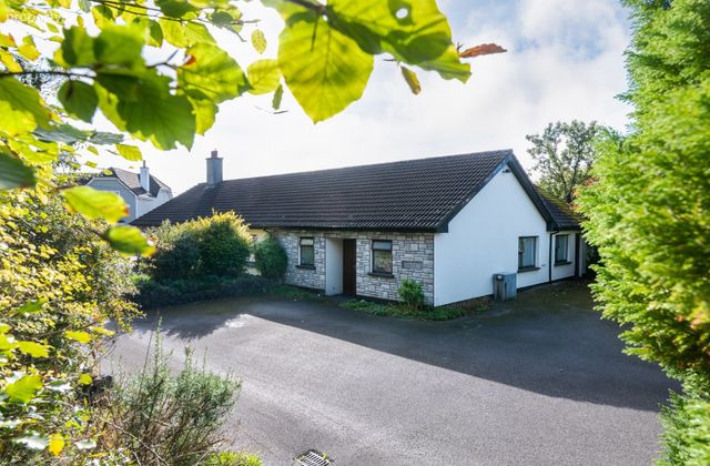 Clonminch Road, Tullamore, Co. Offaly - Click to view photos