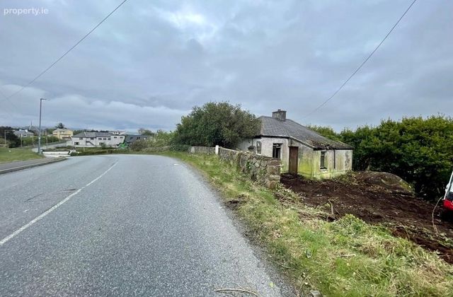House &amp; Development Land, Derrybeg, Co. Donegal - Click to view photos
