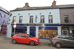 The Silent Banjo, 1 Main Street, Kinsale, Co. Cork