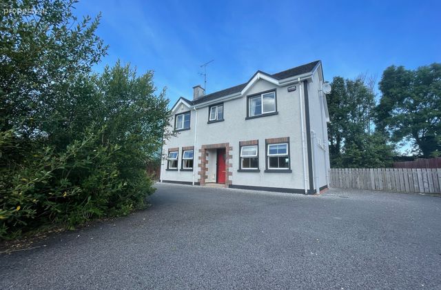 2 Melvin Fields, Kinlough, Co. Leitrim - Click to view photos