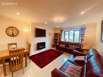 12 Market Court, Dundalk Street, Carlingford, Co. Louth - Image 3