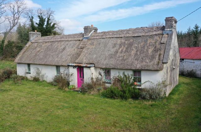 Sweet Meadow Cottage, Lavagh, Roosky, Carrick-on-Shannon, Co. Leitrim - Click to view photos