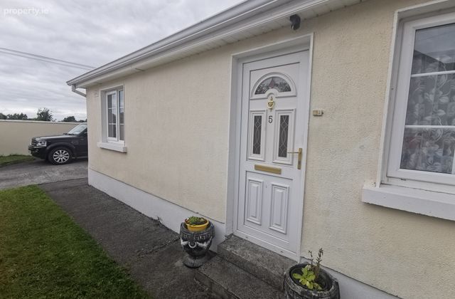 Apartment 5, Shannon Court, Banagher, Co. Offaly - Click to view photos