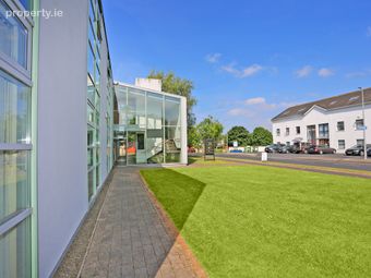 2 Abbey House, Shannon, Co. Clare - Image 3