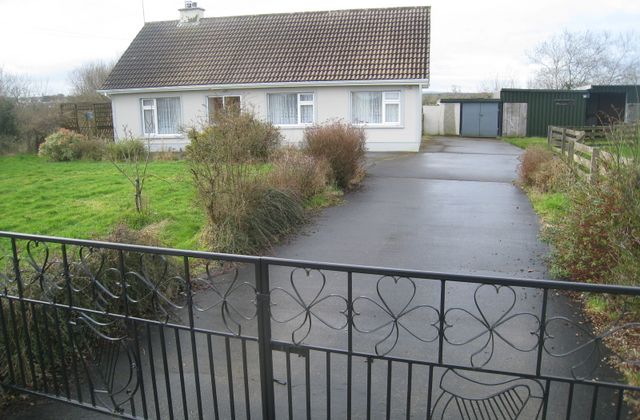 Barragh More, Drumlish, Co. Longford - Click to view photos