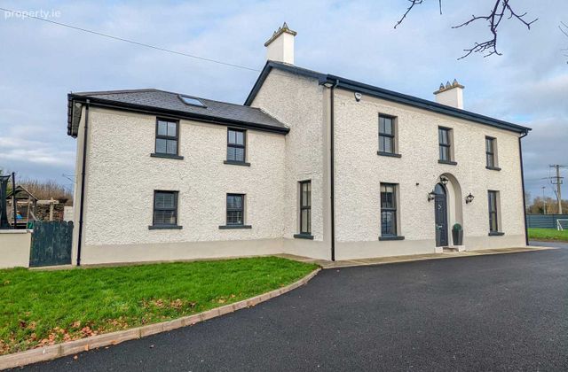 Fairview House, Golf Links Road, Ardee, Co. Louth - Click to view photos