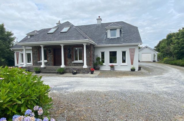 5 Dun Bui, Cullenagh Lower, Beaufort, Killarney, Co. Kerry - Click to view photos