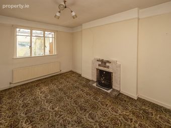 13 The Grove, Abbeyside, Dungarvan, Co. Waterford - Image 3