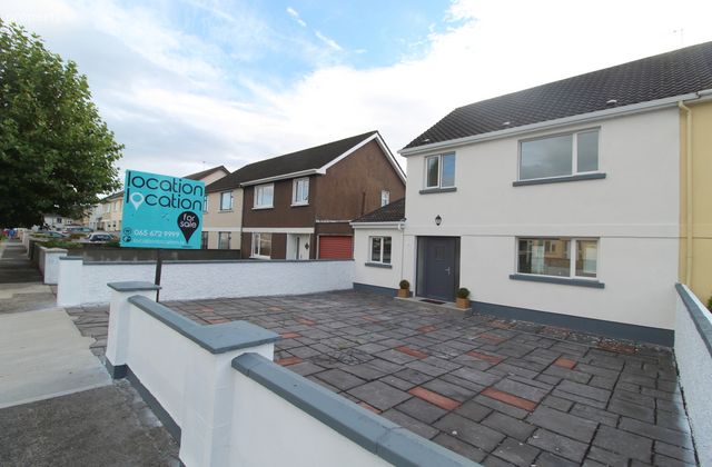 Glenamoy, 36 Castlewood Park, Ennis, Co. Clare - Click to view photos