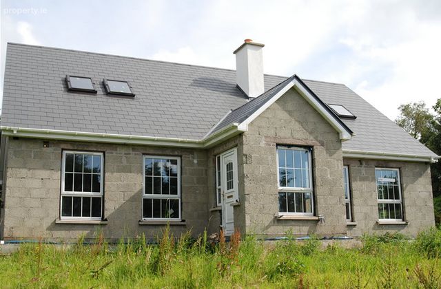 Mulnamina More, Glenties, Co. Donegal - Click to view photos