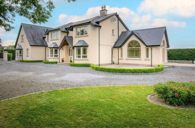 Lynrath House, Newgardens, Carlow Town, Co. Carlow - Click to view photos