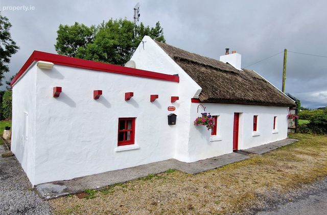 Beech Tree Cottage, Treangarve, Scarduane, Claremorris, Co. Mayo - Click to view photos