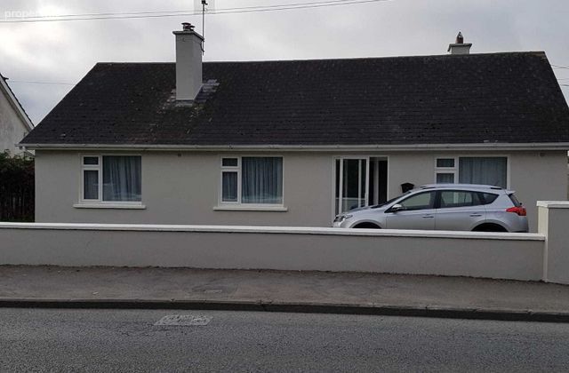 Saint Mary\'s Road, Edenderry, Co. Offaly - Click to view photos