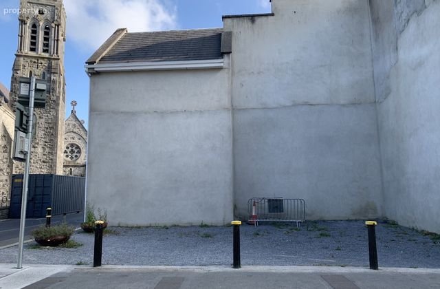 Francis Street, Ennis, Co. Clare - Click to view photos