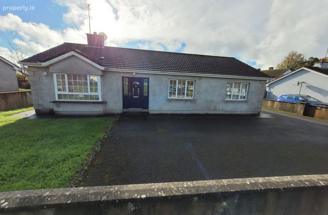 8 Abbey Crescent, Cahir, Co. Tipperary - Click to view photos