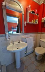 Bedroom 5 ensuite