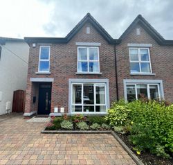 9 Tuairin, Roscam, Galway City Centre, Co. Galway - Semi-detached house