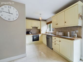 39 Castle Heights, Carrick-on-Suir, Co. Tipperary - Image 3