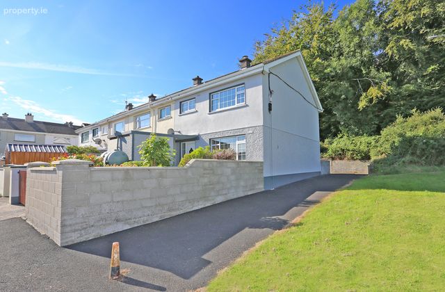 158 Finian Park, Shannon, Co. Clare - Click to view photos