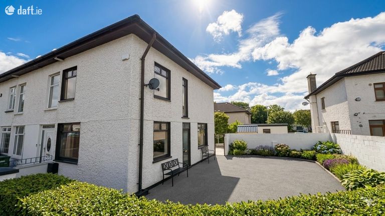 26 Seagrange Avenue, Baldoyle, Dublin 13 - Click to view photos
