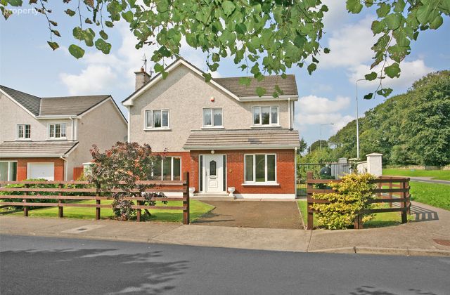 4 Brookville Green, Nenagh, Co. Tipperary - Click to view photos