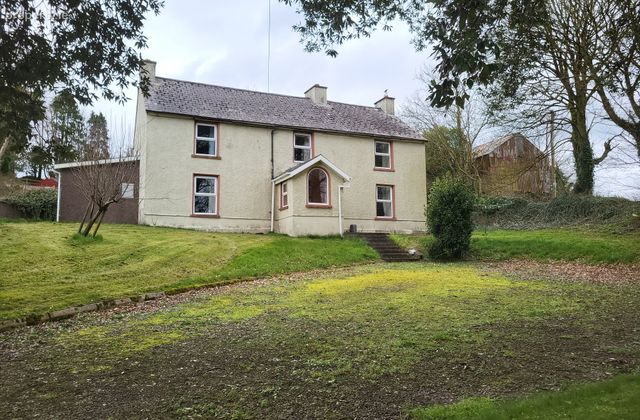 The Farmhouse, Sleaveen East, Macroom, Co. Cork - Click to view photos