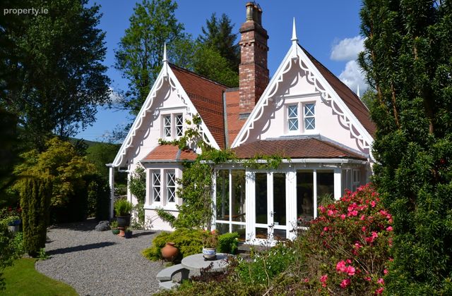 Greenhall Lodge, Greenhall, Tinahely, Co. Wicklow - Click to view photos